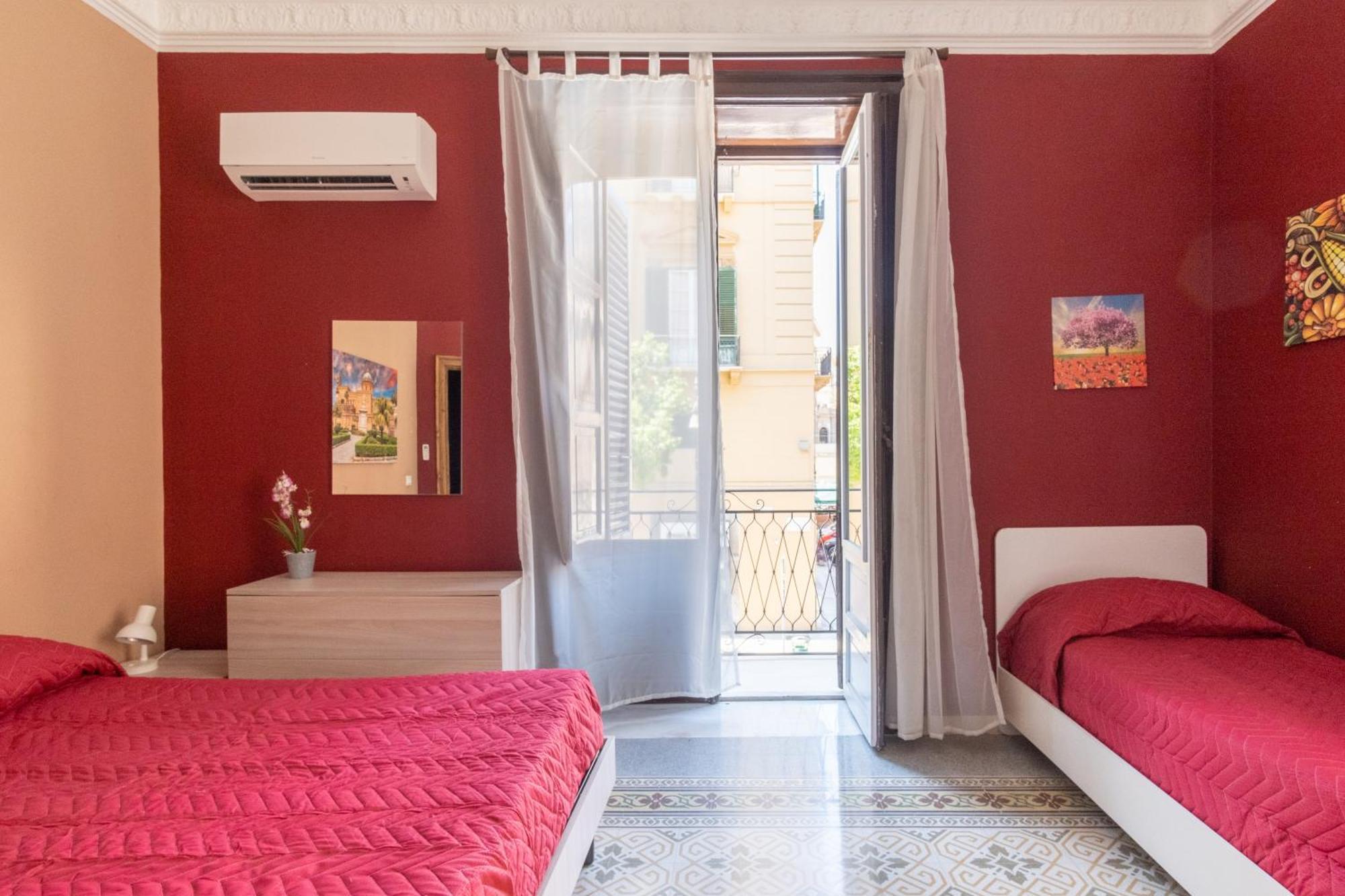 Corner Rome 433 — Photos 1